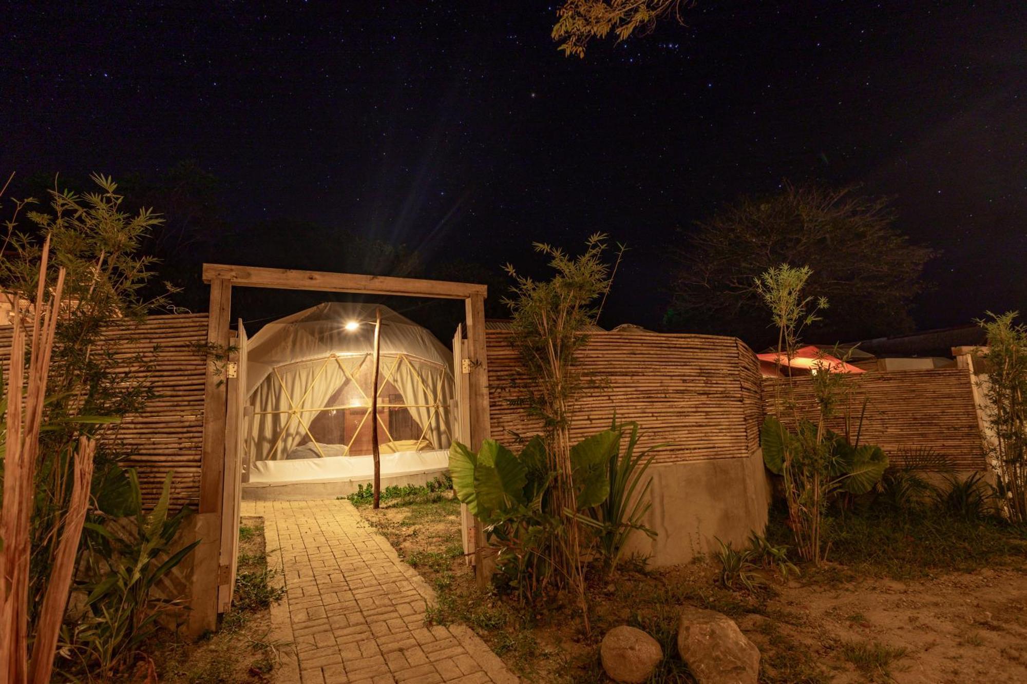 爱妮岛 Domes And Dreams Lio Glamping酒店 外观 照片