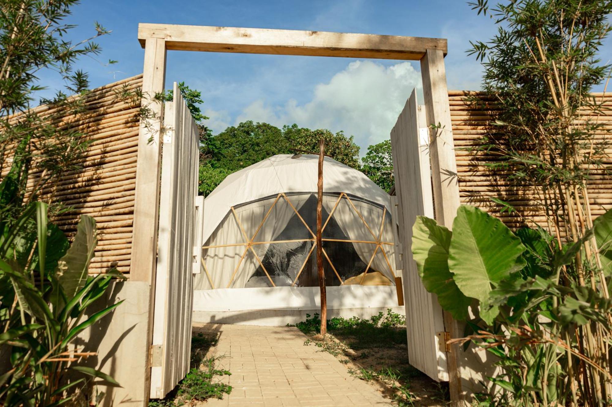 爱妮岛 Domes And Dreams Lio Glamping酒店 外观 照片