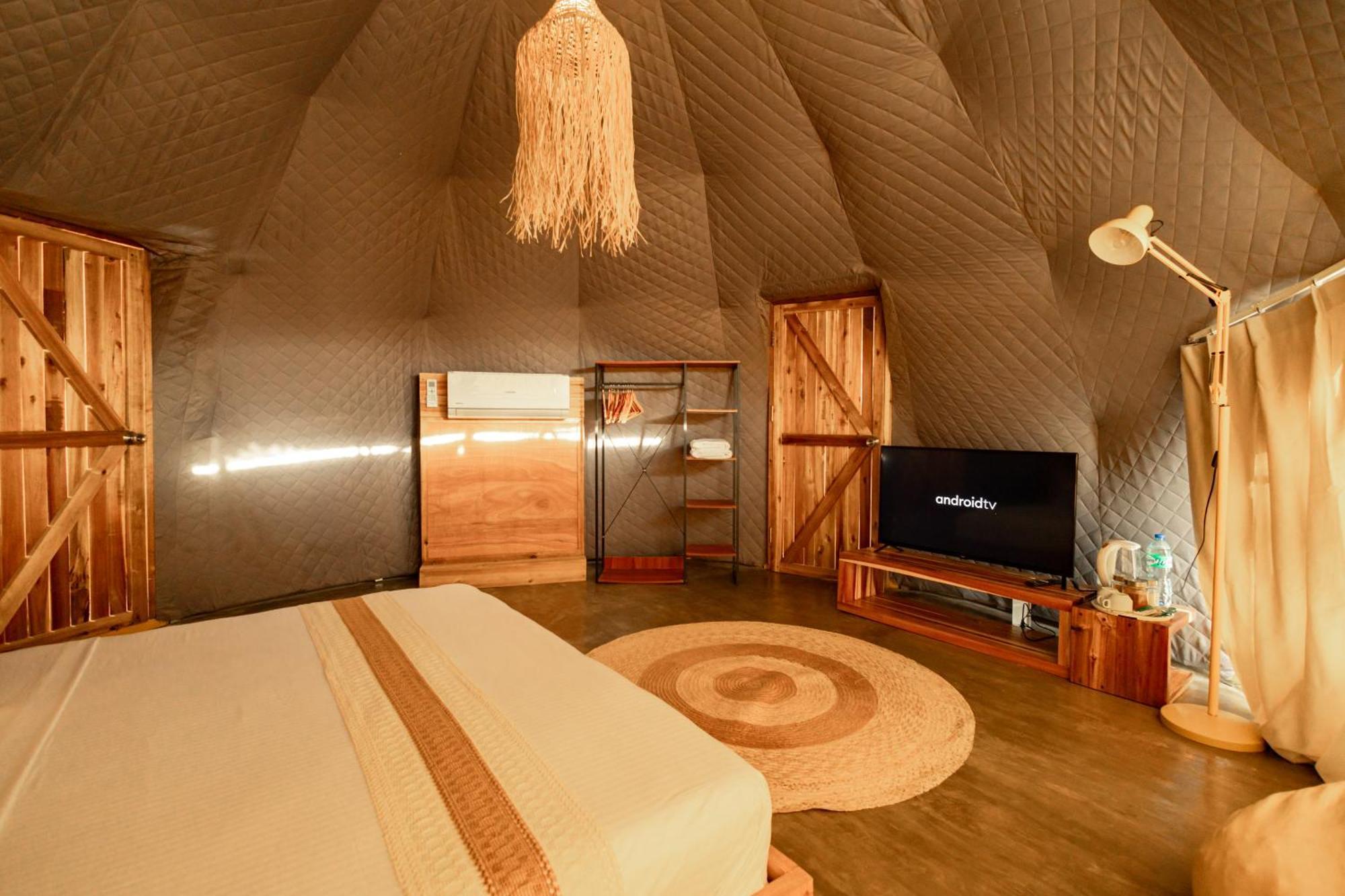 爱妮岛 Domes And Dreams Lio Glamping酒店 外观 照片