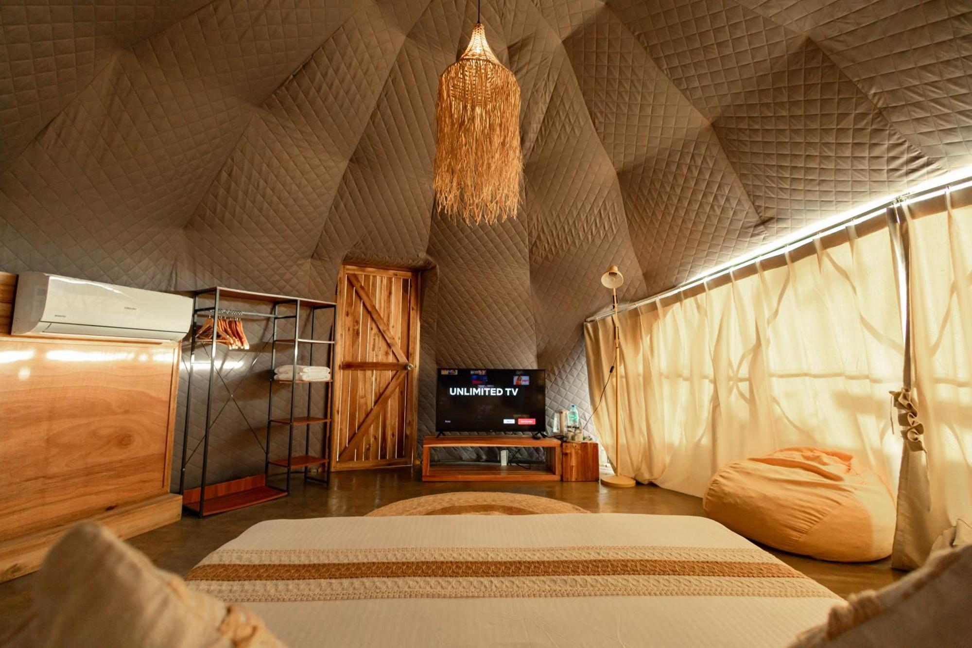 爱妮岛 Domes And Dreams Lio Glamping酒店 外观 照片