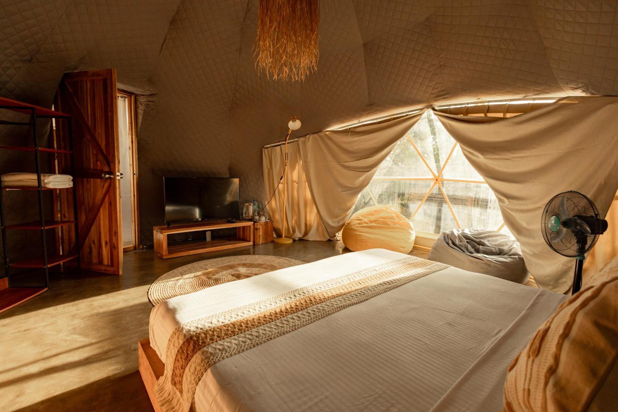 爱妮岛 Domes And Dreams Lio Glamping酒店 外观 照片
