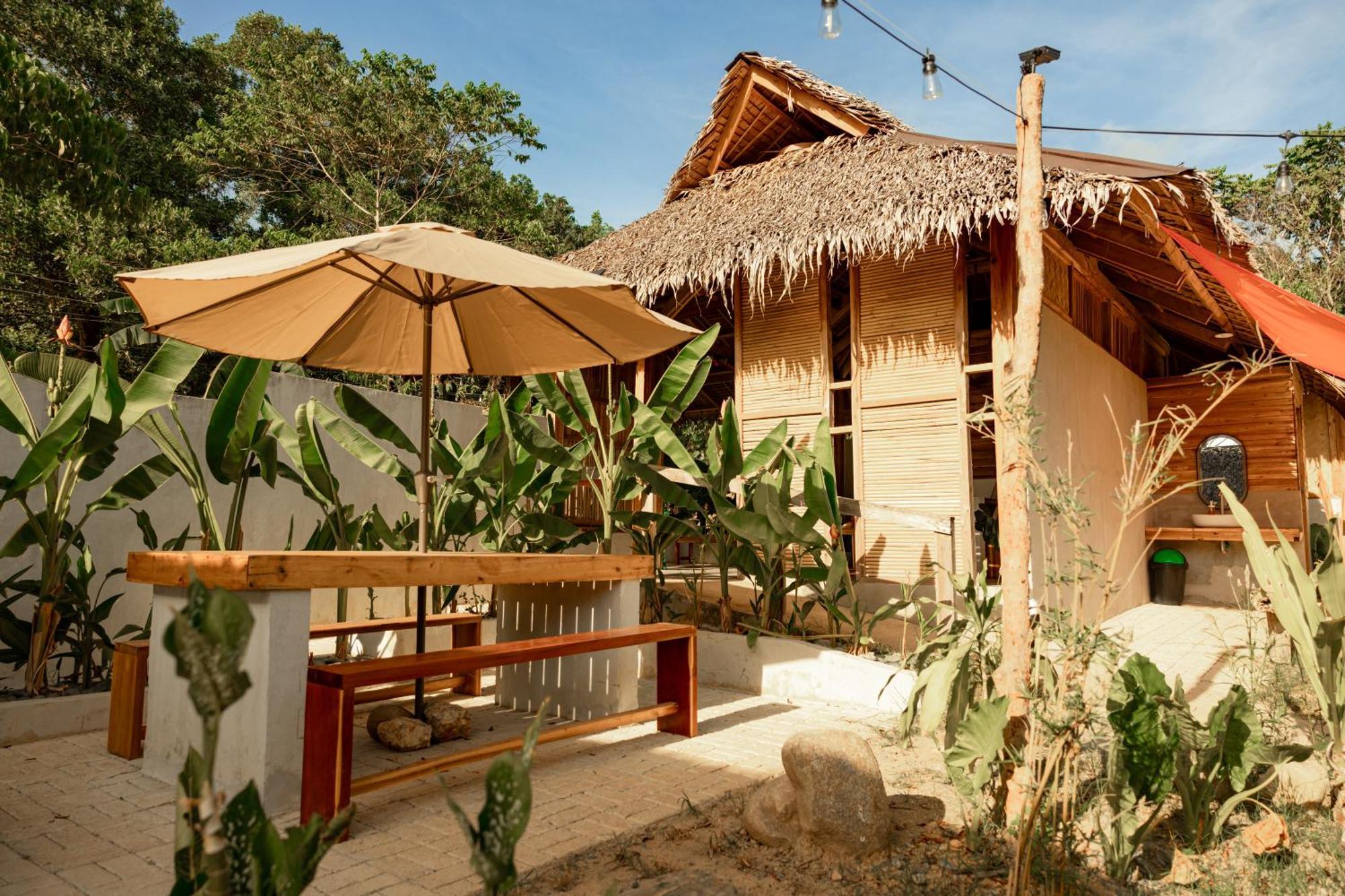 爱妮岛 Domes And Dreams Lio Glamping酒店 外观 照片