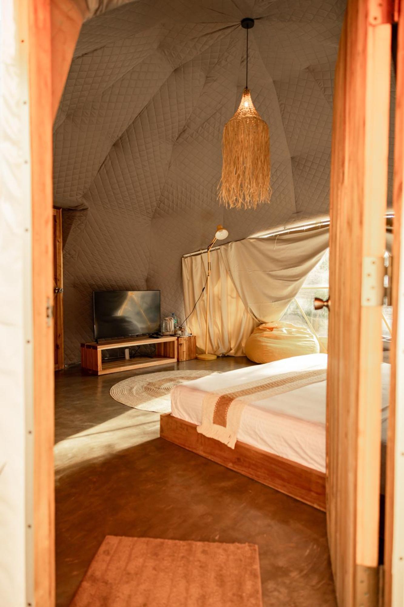 爱妮岛 Domes And Dreams Lio Glamping酒店 外观 照片