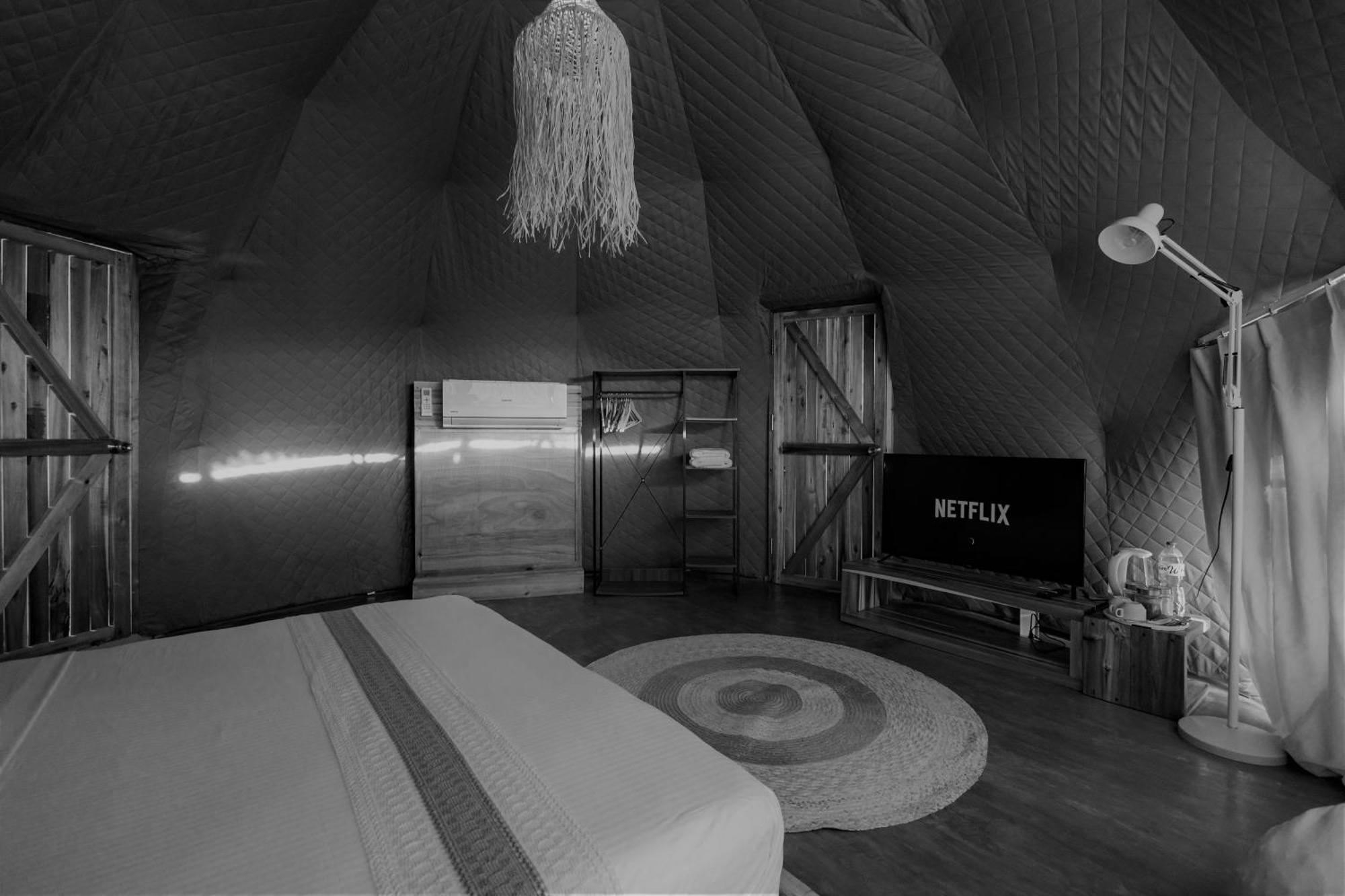 爱妮岛 Domes And Dreams Lio Glamping酒店 外观 照片